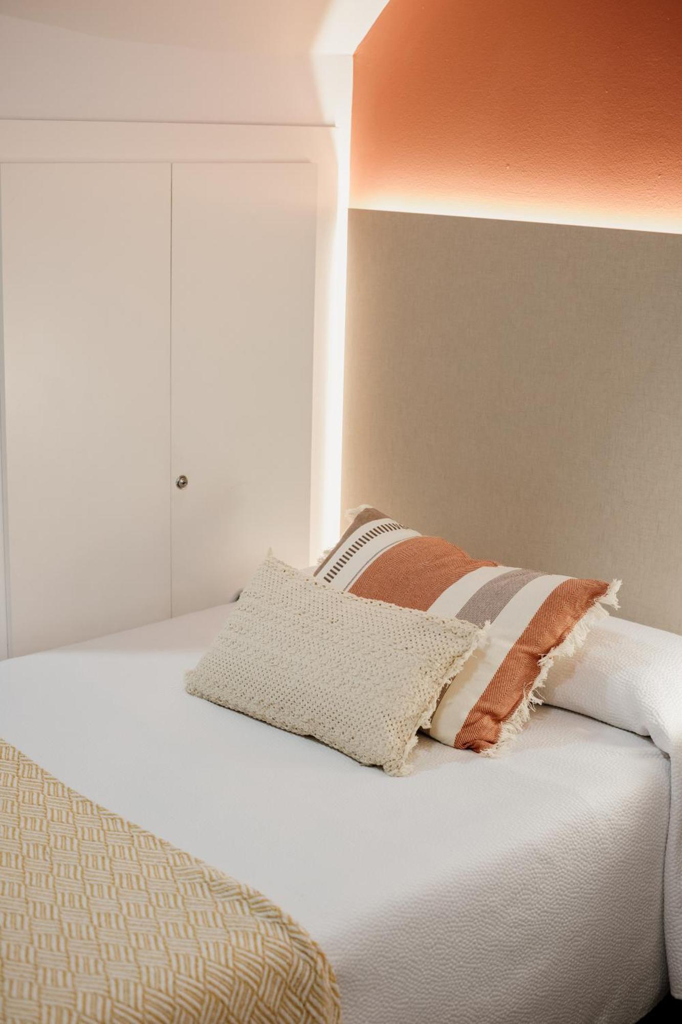 Apartamentos Turisticos Mastil 16 Malaga Bagian luar foto