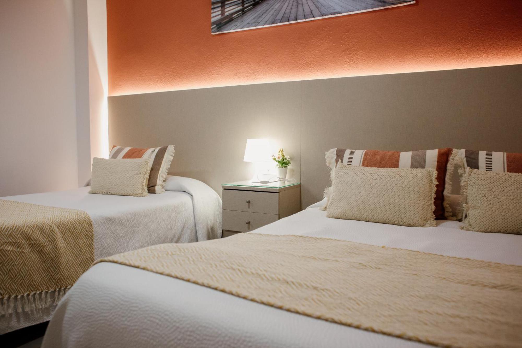 Apartamentos Turisticos Mastil 16 Malaga Bagian luar foto