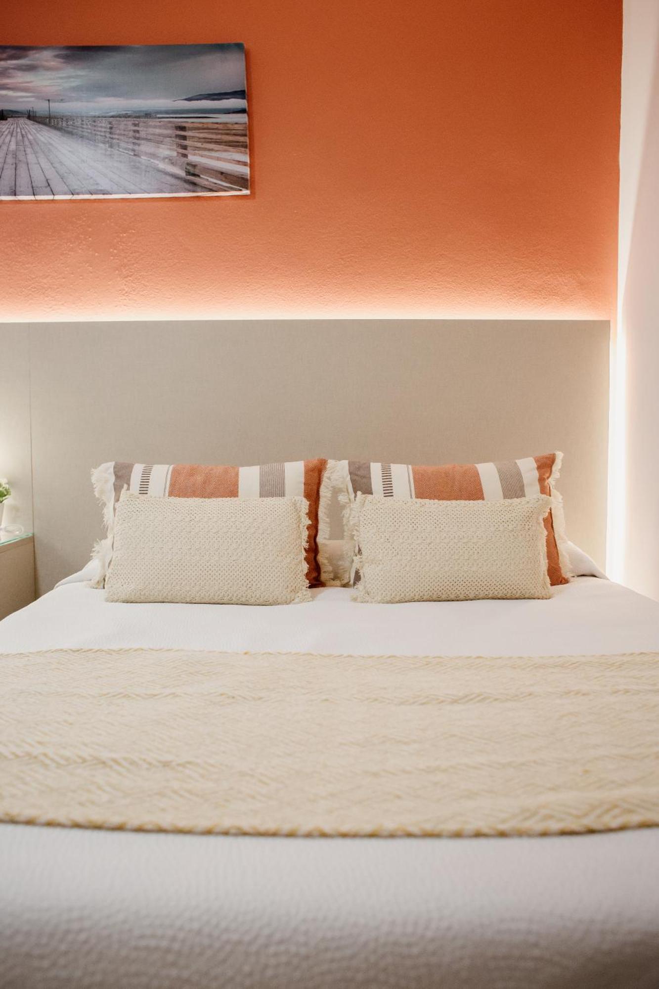 Apartamentos Turisticos Mastil 16 Malaga Bagian luar foto