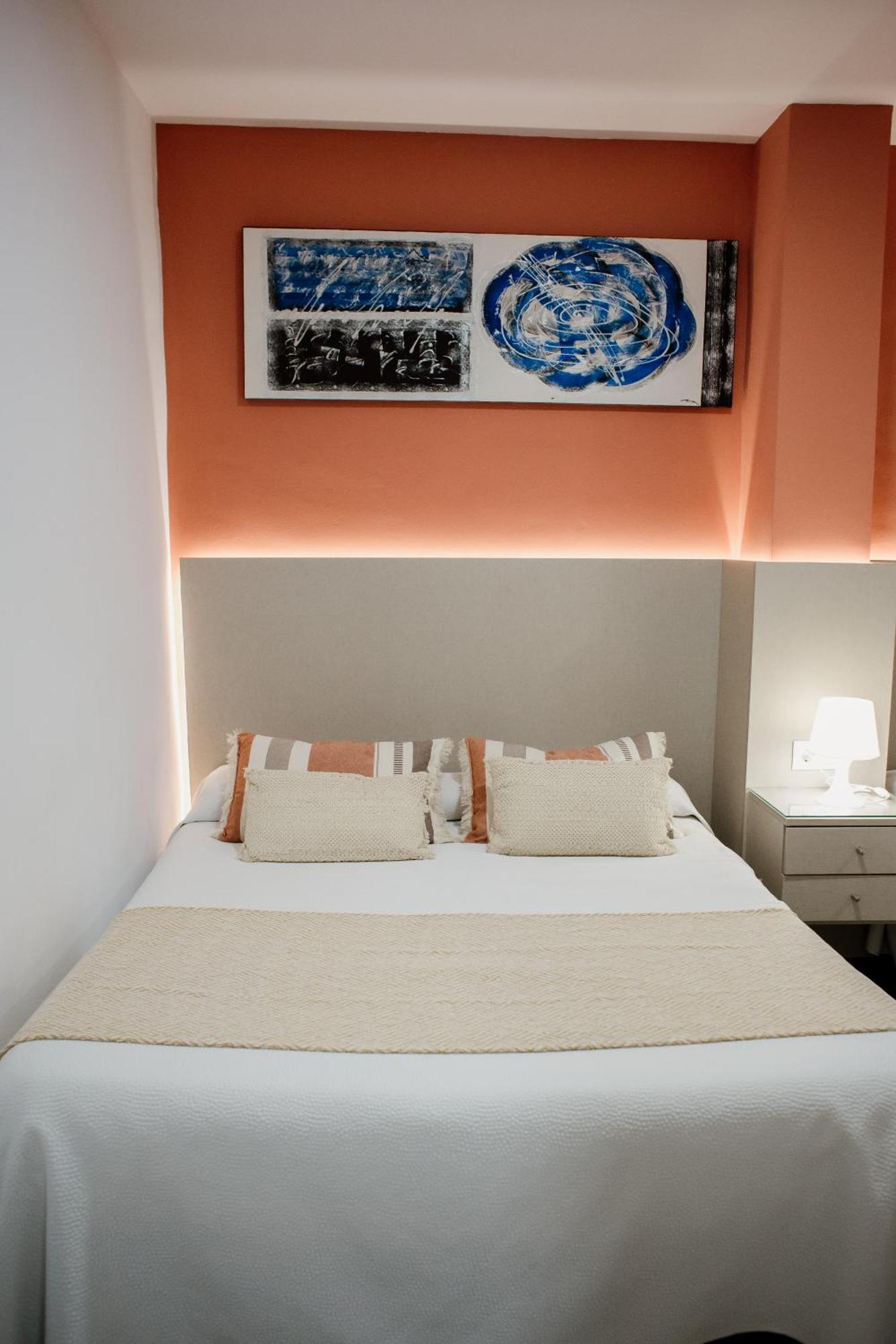 Apartamentos Turisticos Mastil 16 Malaga Bagian luar foto