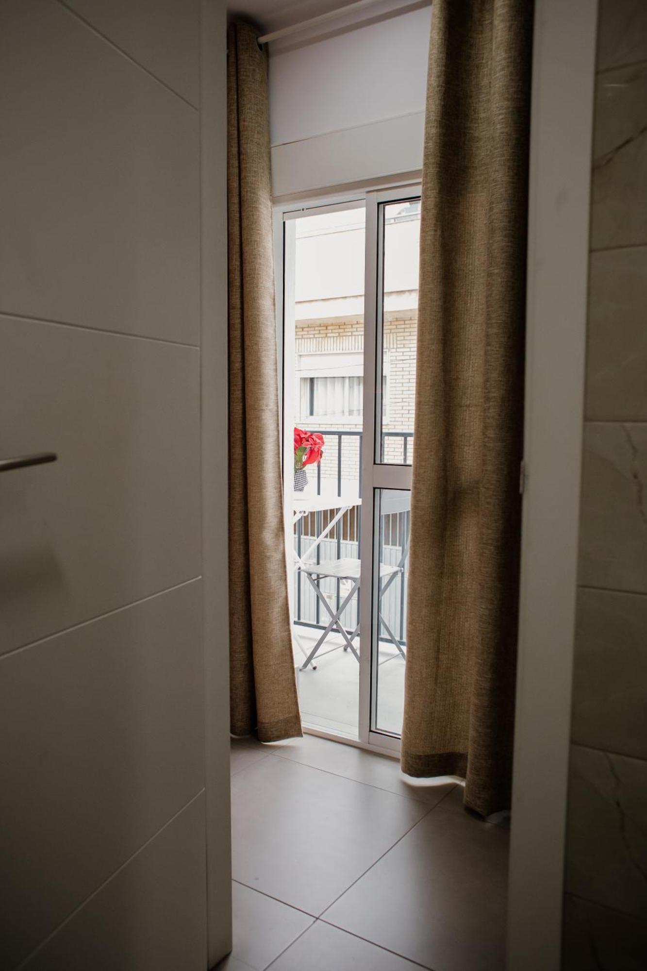 Apartamentos Turisticos Mastil 16 Malaga Bagian luar foto