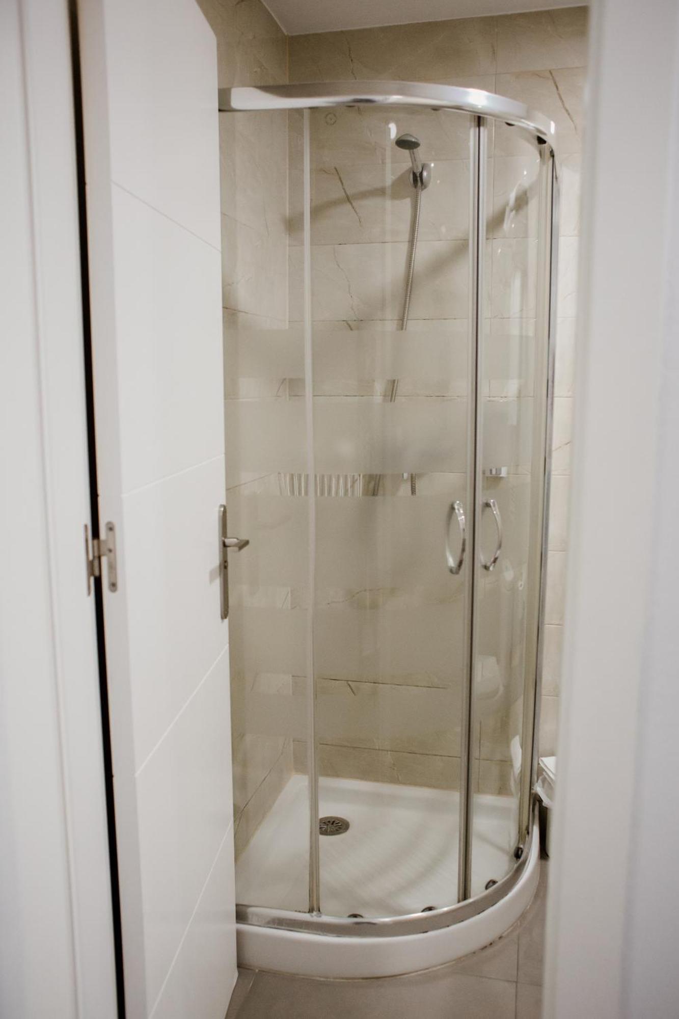 Apartamentos Turisticos Mastil 16 Malaga Bagian luar foto