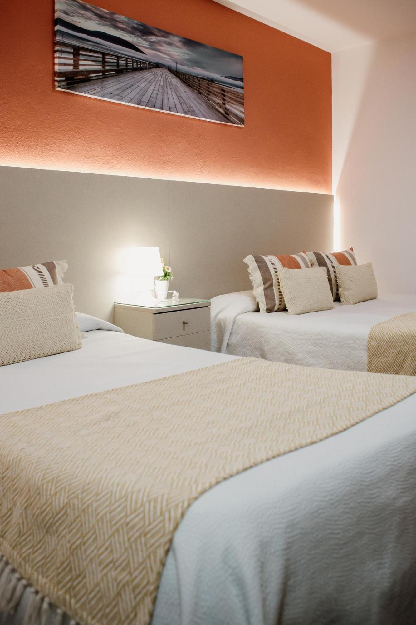 Apartamentos Turisticos Mastil 16 Malaga Bagian luar foto