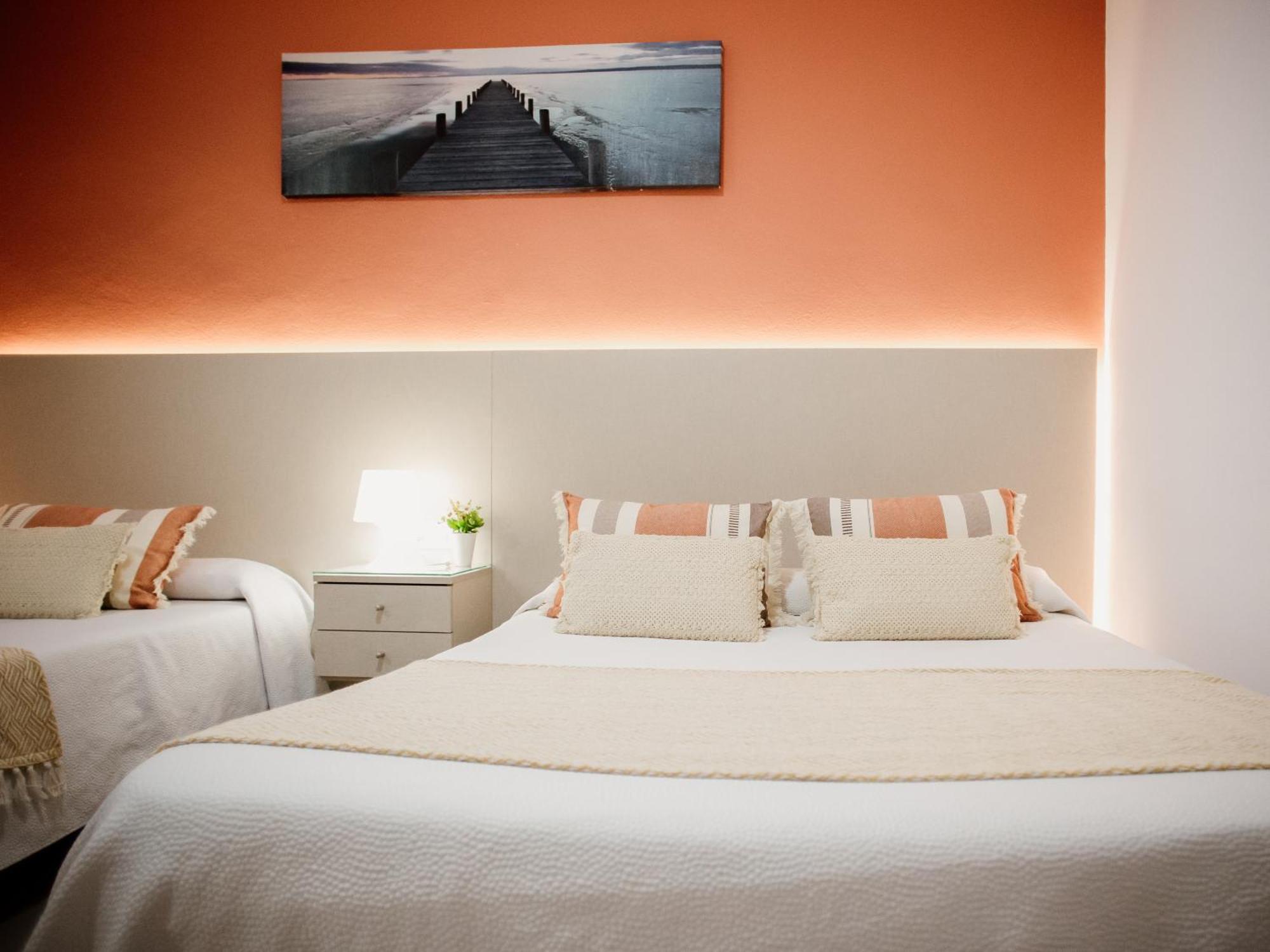 Apartamentos Turisticos Mastil 16 Malaga Bagian luar foto