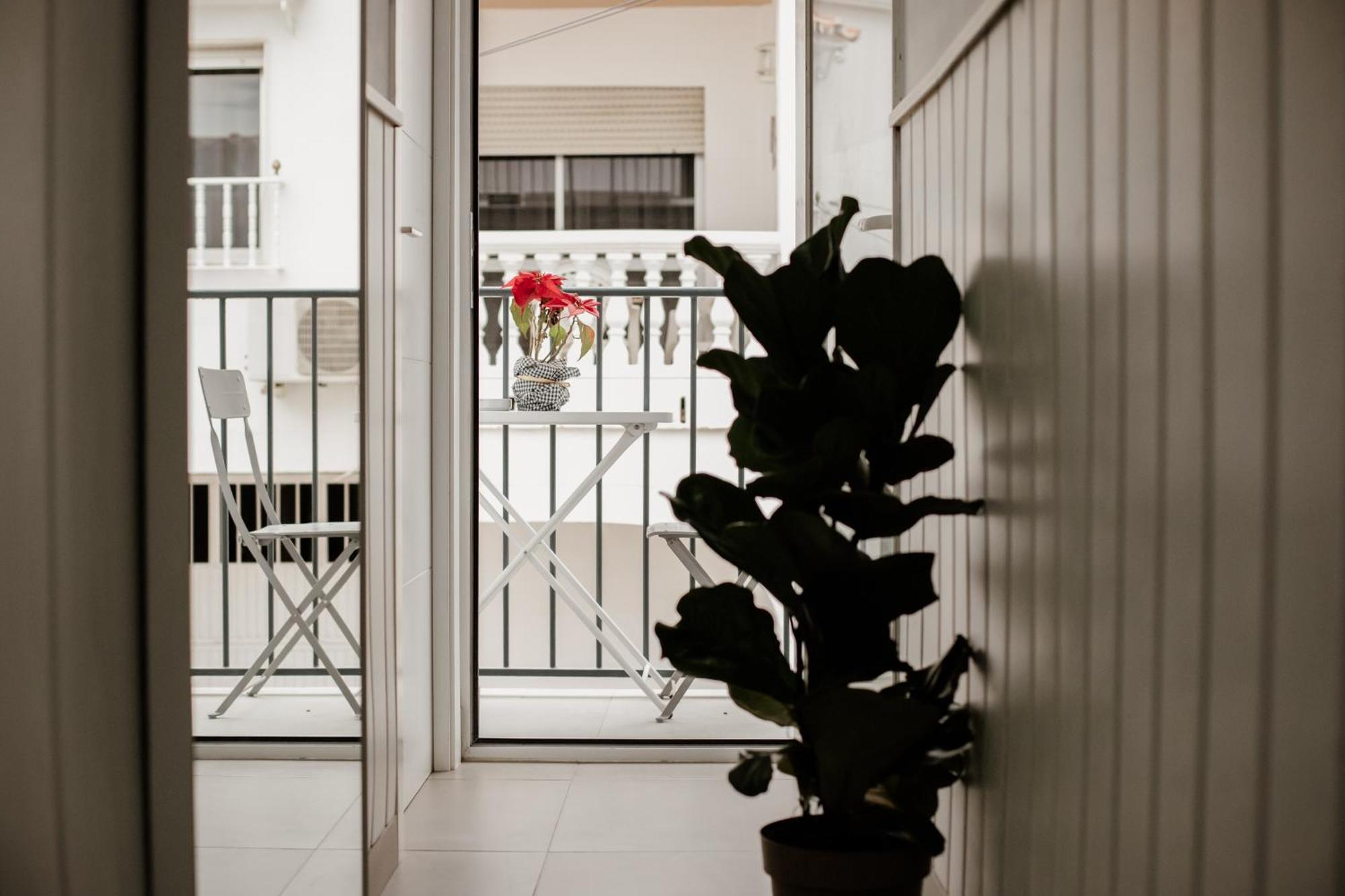 Apartamentos Turisticos Mastil 16 Malaga Bagian luar foto