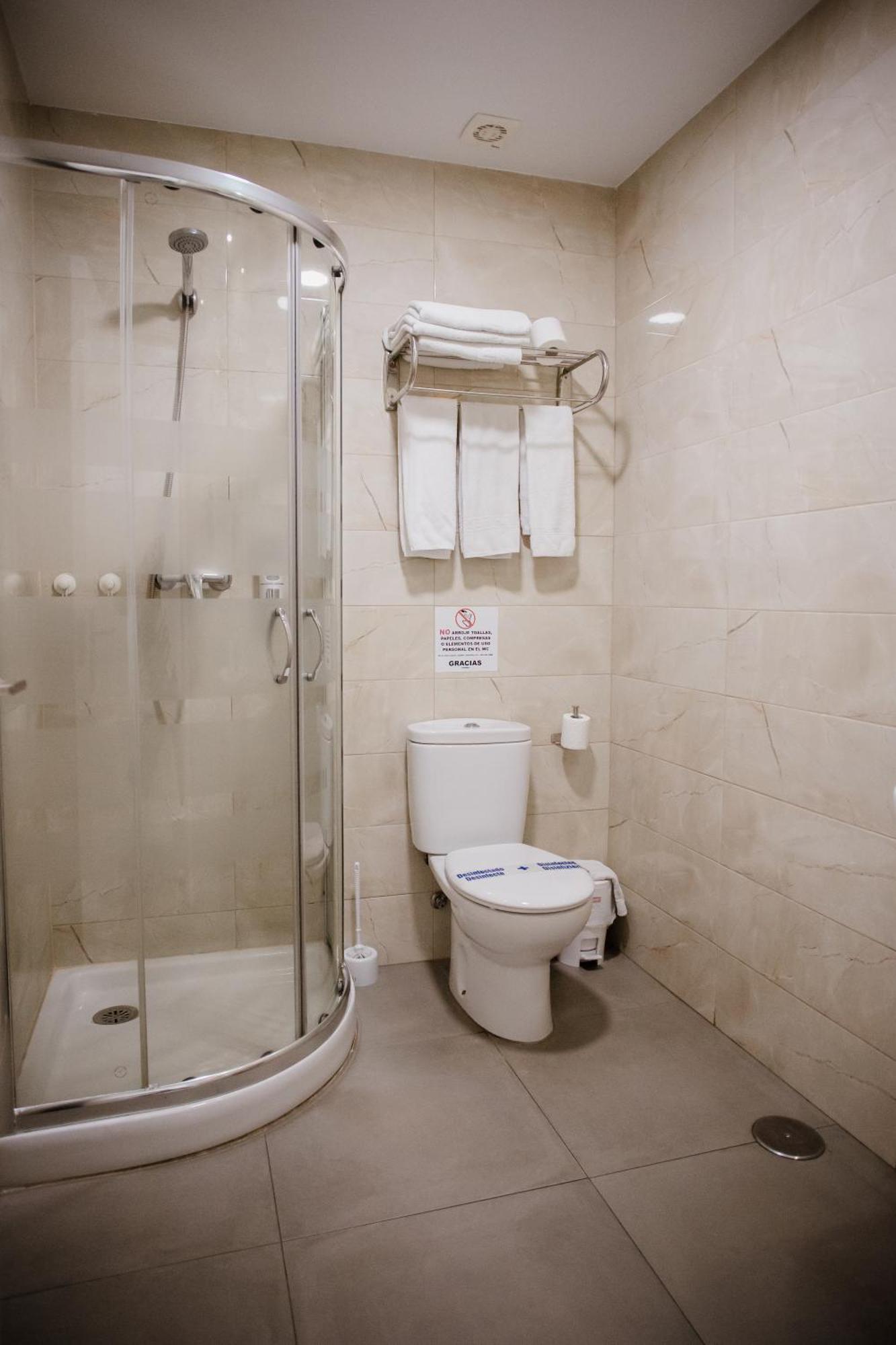 Apartamentos Turisticos Mastil 16 Malaga Bagian luar foto