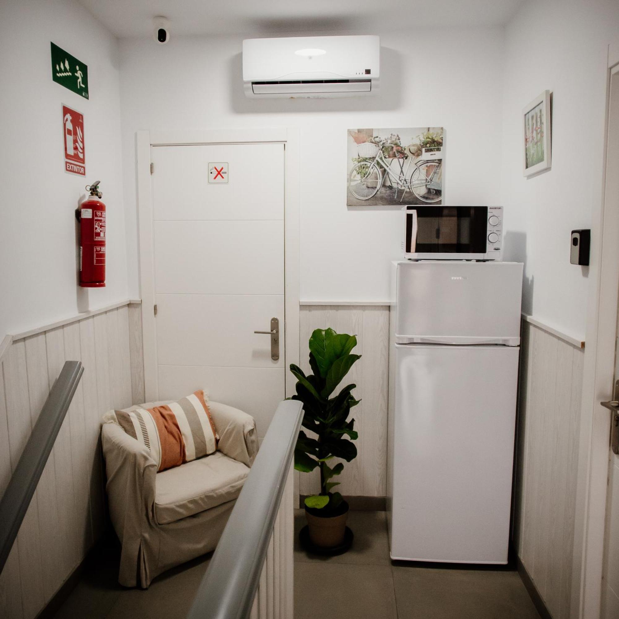 Apartamentos Turisticos Mastil 16 Malaga Bagian luar foto