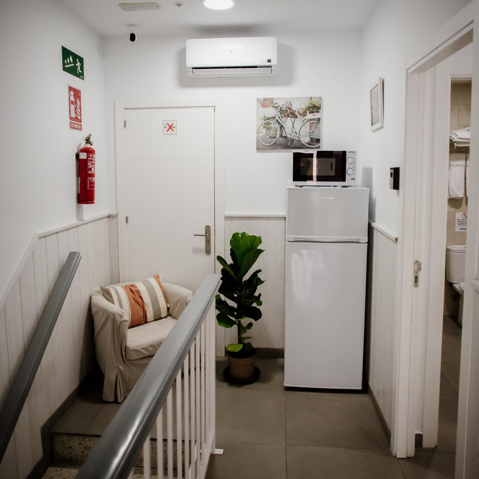 Apartamentos Turisticos Mastil 16 Malaga Bagian luar foto