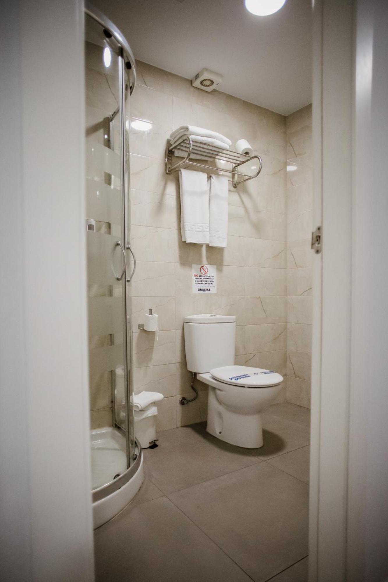 Apartamentos Turisticos Mastil 16 Malaga Bagian luar foto